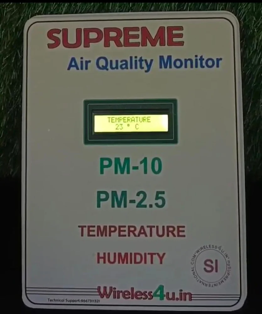Digital AQI display with real-time PM2.5 & PM10 detection